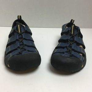 Keen blue vinyl trail outdoor sandals. 5